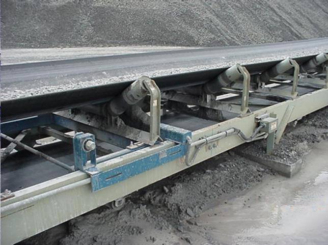 皮帶輸送機上裝秤怎么實現(xiàn)？電子皮帶秤是理想裝置